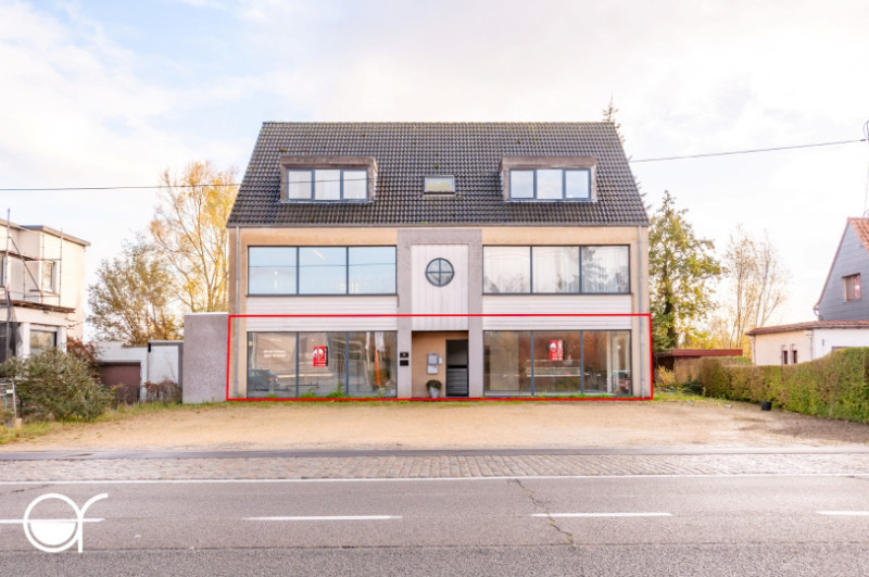 Handelsgelijkvloers op drukke locatie - agence rosseel