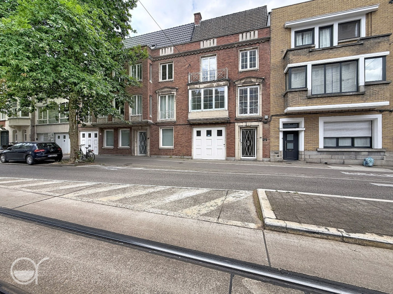Unieke en ruime rijwoning met garage, tuin en terrassen te huur nabij station Gent-Sint-Pieters - agence rosseel