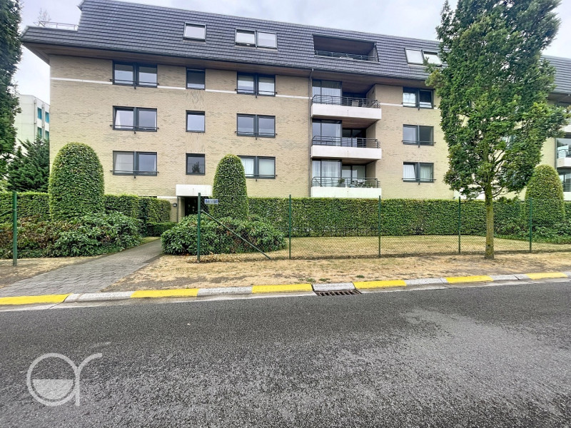  Appartement met terras en garagebox nabij station Gent-Sint-Pieters - agence rosseel