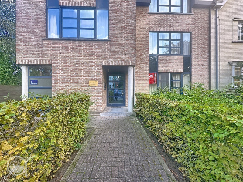 Ongemeubeld één-slaapkamerappartement met garage aan Miljoenenkwartier - agence rosseel