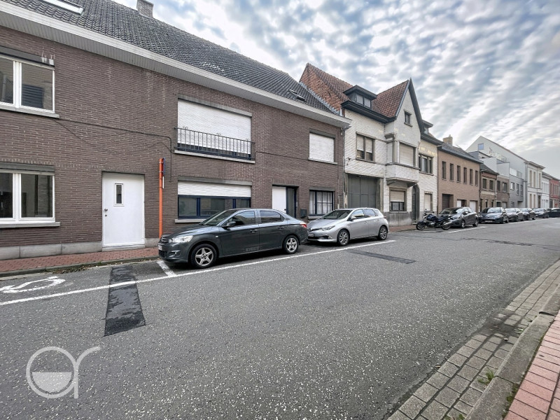 Ruim gelijkvloers appartement met grote binnenkoer in rustige omgeving te Nevele - agence rosseel