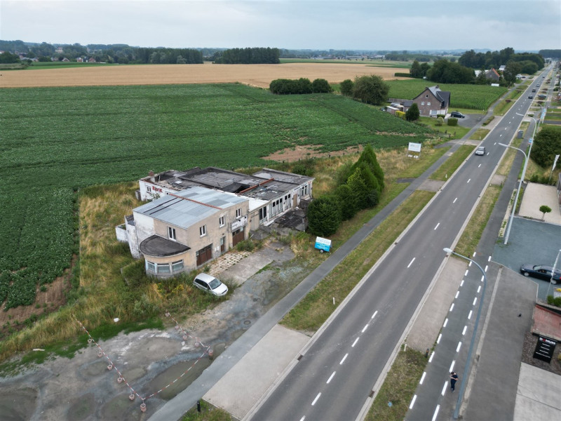 Strategisch gelegen handelspand met woonst te Voorde met een grondoppervlakte van 2172m² - Immo-Zone