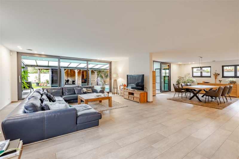 Villa hoekzicht: Pure luxe, slim verborgen - Immo-Zone