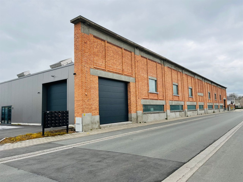 Gunstig gelegen magazijn van 124m² - Immo-Zone