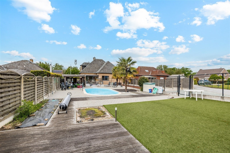 Charmante villa met zwembad op een mooi perceel van 942 m²  - Immo-Zone