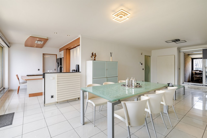 Luxueus duplex appartement van 160 m² met garage, kelder en twee terrassen op toplocatie - Immo-Zone