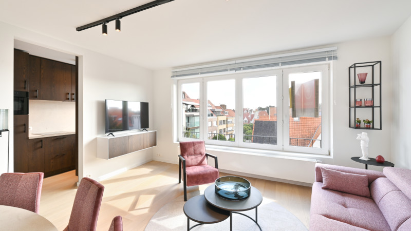 Volledig gerenoveerd appartement met een uniek zicht over de villa’s te Churchilllaan. - Alex Dewulf