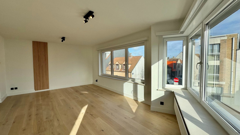 Aangenaam hoekappartement gelegen vlakbij het centrum van Knokke. - Alex Dewulf