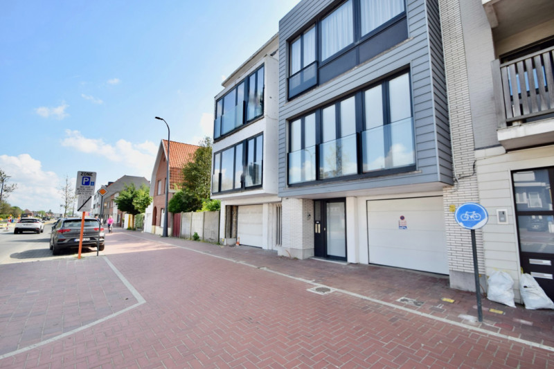 Casco meergezinswoning gelegen op de Natiënlaan te Knokke. - Alex Dewulf