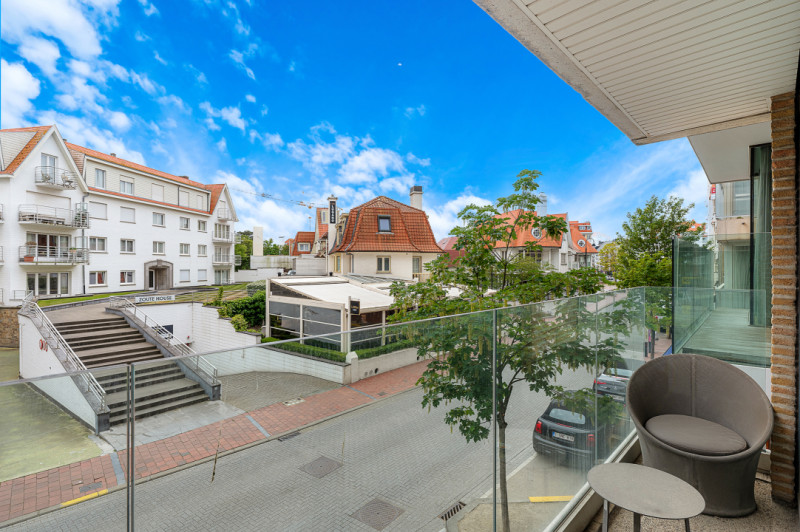 Mooi appartement op de Kustlaan met zuidgericht terras       - Alex Dewulf