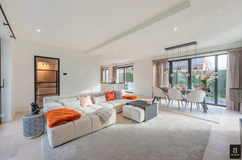 Alleenstaande moderne villa gelegen in een rustige residentiële omgeving te Knokke - Alex Dewulf