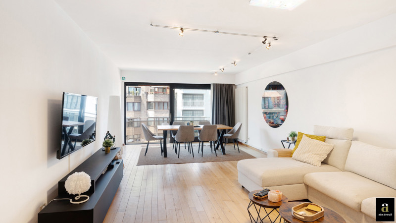 Gemeubeld 2 slaapkamerappartement met 2 terrassen in de Lippenslaan - Alex Dewulf