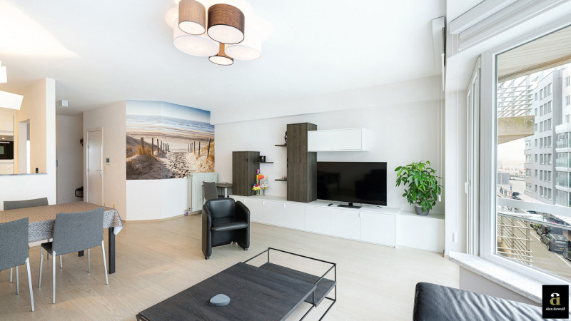 Mooi appartement met zijdelings zeezicht naar het Rubensplein - Alex Dewulf