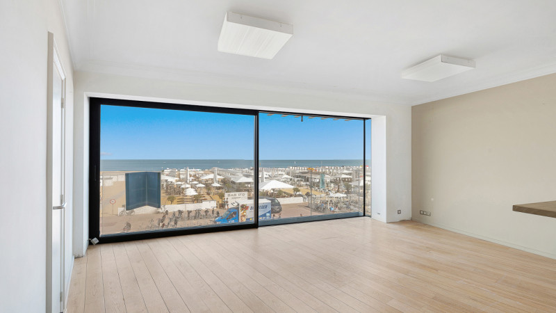 Ongemeubeld appartement met zeezicht nabij Rubensplein  - Alex Dewulf