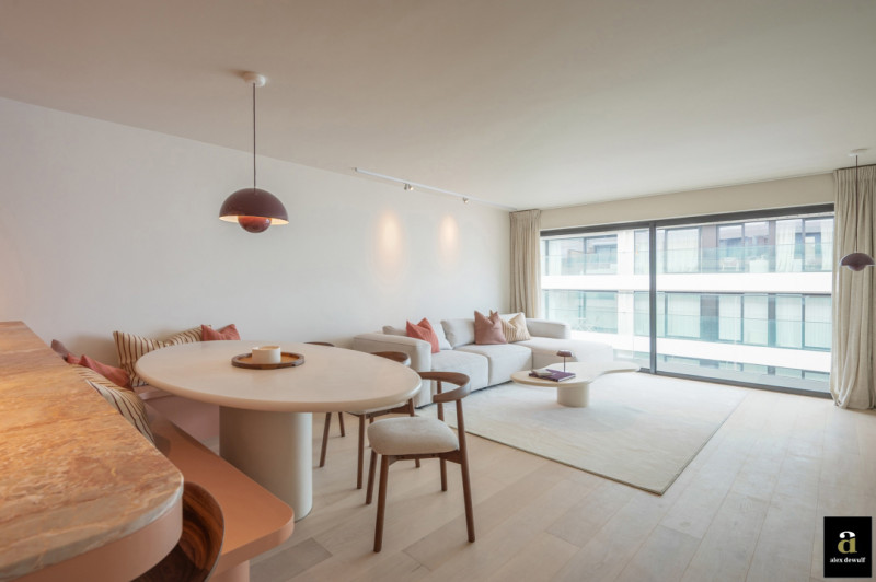 Stijlvol gerenoveerd 3-slaapkamerappartement op topligging in hartje Knokke. - Alex Dewulf