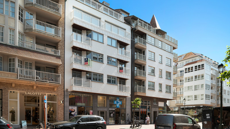 Ruim appartement van 163m² met 11m façade in Dumortierlaan. - Alex Dewulf