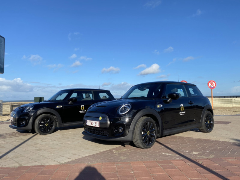 Goed bereikbare garagebox voor 3 wagens in Leopoldlaan - Alex Dewulf
