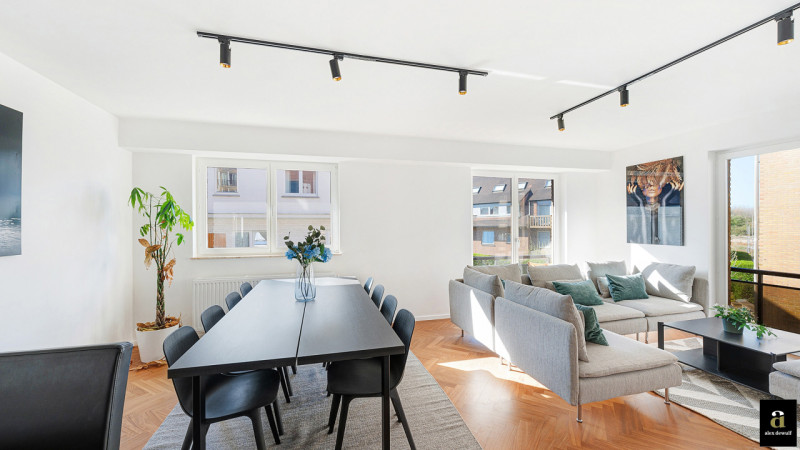 Gerenoveerd appartement met 3 slaapkamers in Duinbergen, vlakbij het strand. - Alex Dewulf